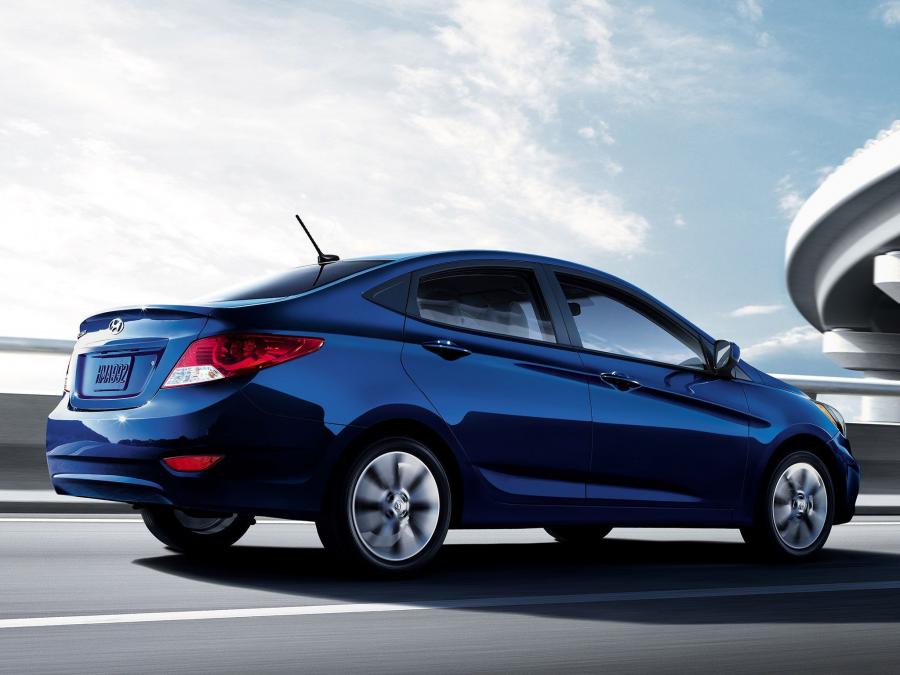  Hyundai Accent Sedan 2011 года  (фото 19 из 20)